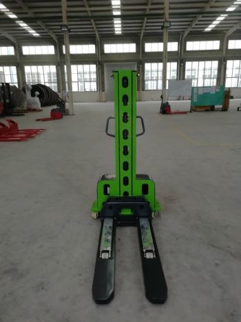 יצרן Noelift 500 ק"ג ואן סטקר לטעינה עצמית